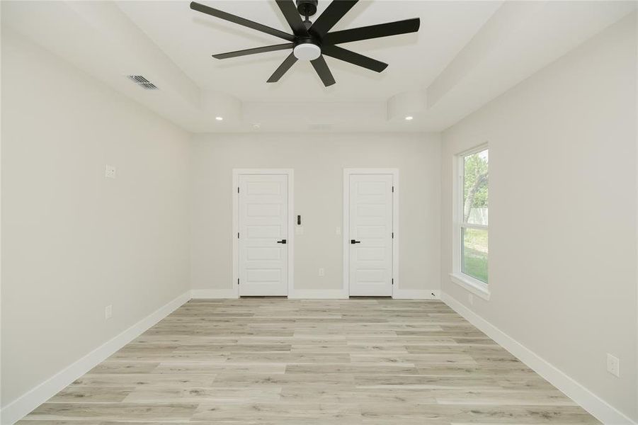 Spacious, unfurnished interior of a new home in , Greenville (Image 21).