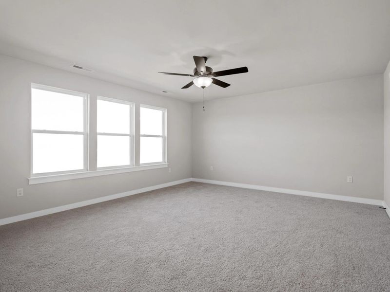 Spacious, unfurnished interior of a new home in Calista Farms, White House (Image 20).