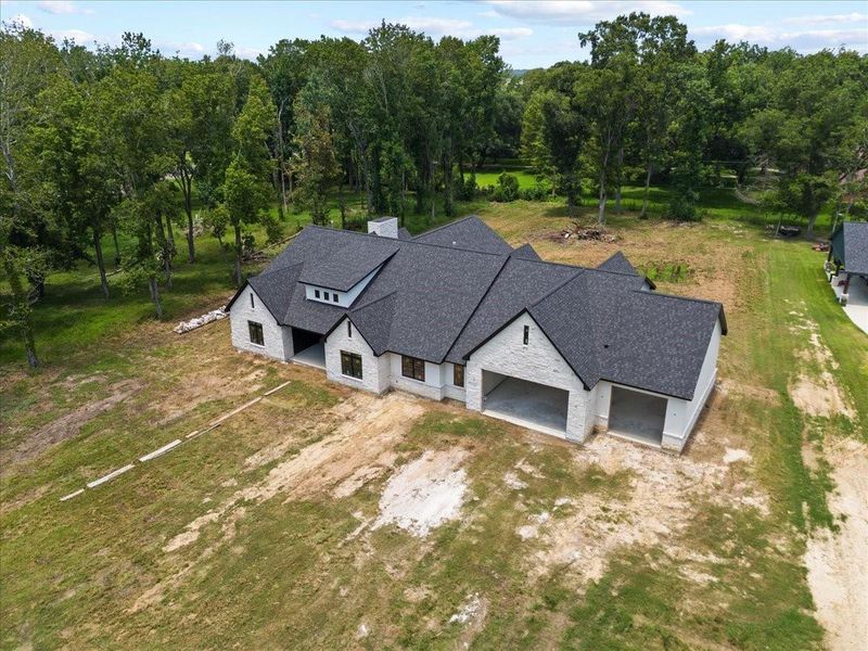 Lots of room for possible shop and/or pool. Lots of room for possible shop and/or pool.