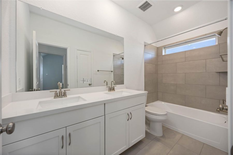 Furnished interior view inside a new home in Sienna, Missouri City (Image 13). Furnished interior view inside a new home in Sienna, Missouri City (Image 13).