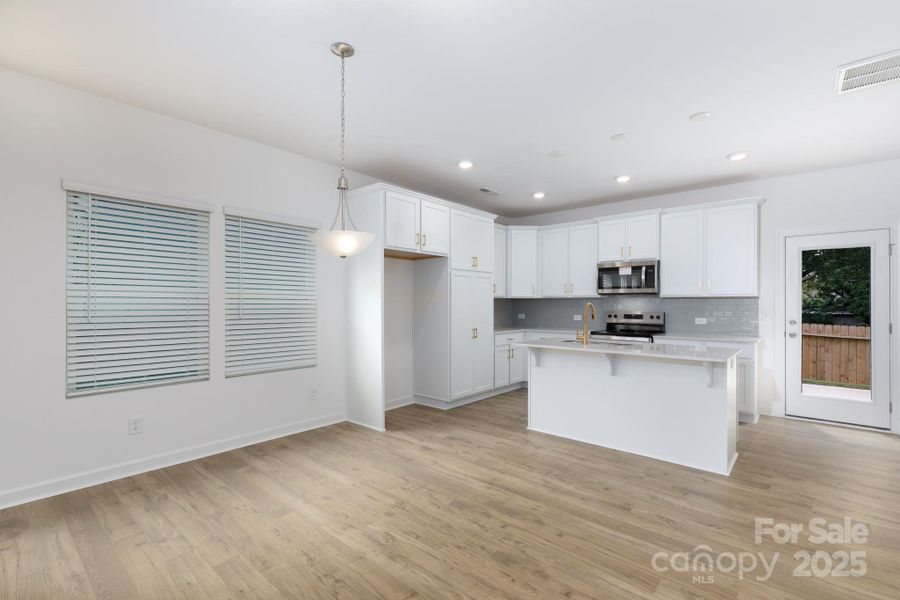 Image 29 of a home in .