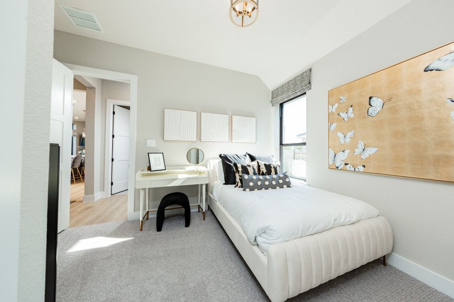 Representative furnished interior of a home built from the Cambridge by Beazer Homes in Sorella, Tomball (Image 11).