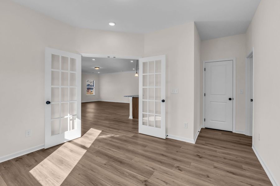 Spacious, unfurnished interior of a new home in Hampshire Hills, Columbia (Image 19).