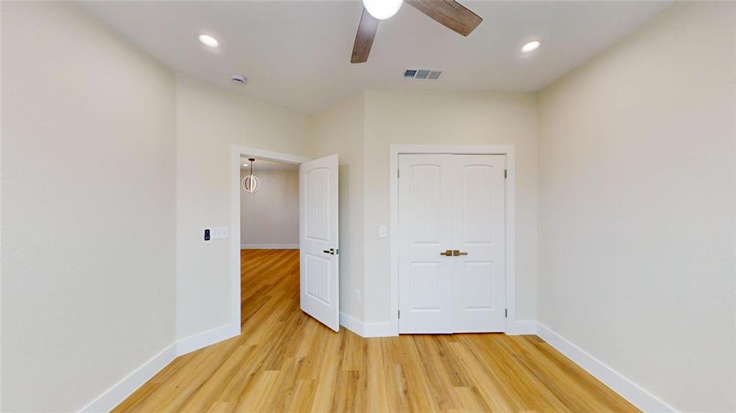 Spacious, unfurnished interior of a new home in , Grand Prairie (Image 21).