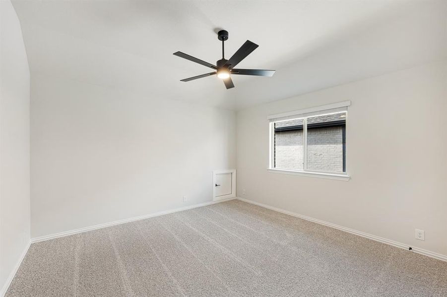 Spacious, unfurnished interior of a new home in Glenwood Meadows, Denton (Image 36).