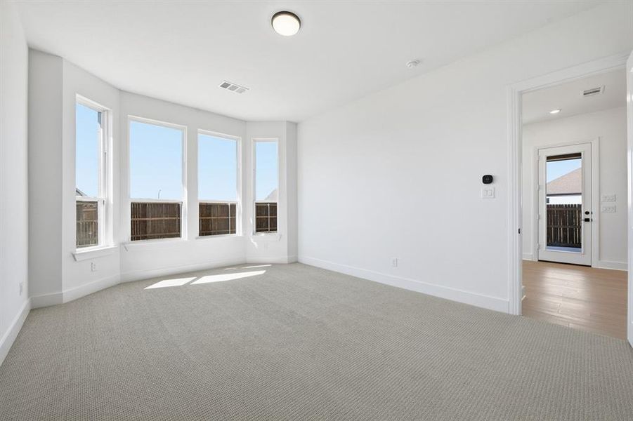 Spacious, unfurnished interior of a new home in Tavolo Park, Fort Worth (Image 20).