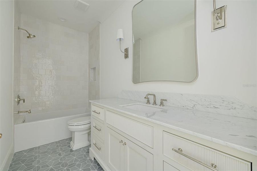 Furnished interior view inside a new home in , St. Petersburg (Image 14).