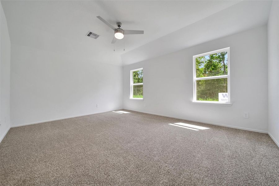 Spacious, unfurnished interior of a new home in Williams Reserve East, Conroe (Image 26).