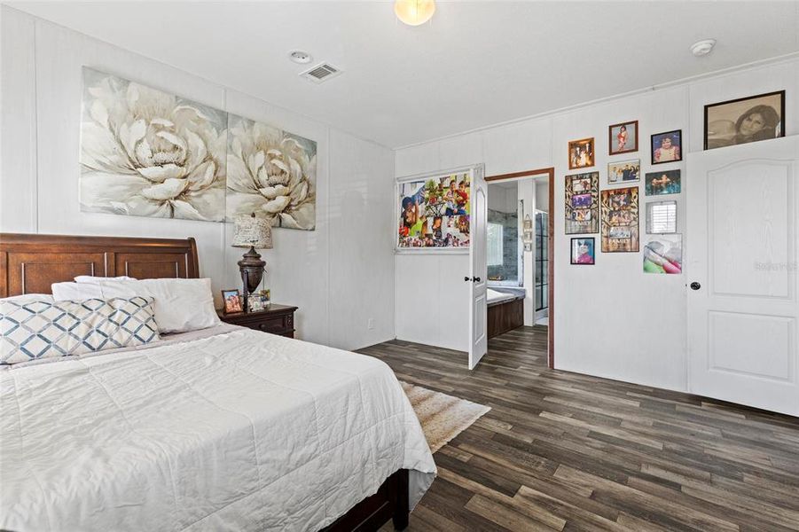 Furnished interior view inside a new home in , Okeechobee (Image 19).