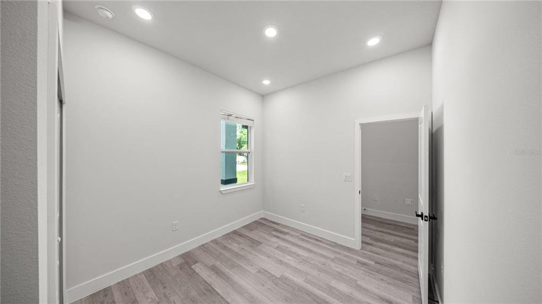 Spacious, unfurnished interior of a new home in , North Port (Image 16).