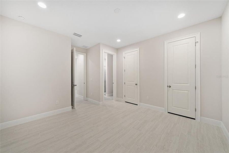 Spacious, unfurnished interior of a new home in , Summerfield (Image 19).