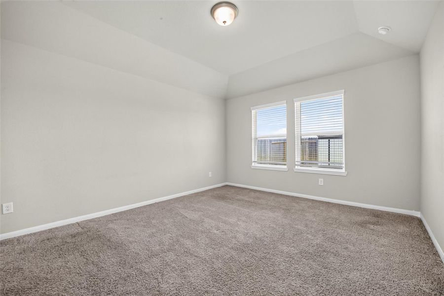 Spacious, unfurnished interior of a new home in , Texas City (Image 44).