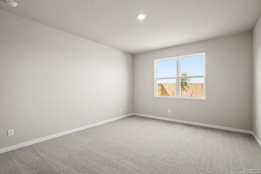 Spacious, unfurnished interior of a new home in Dauer Ranch, New Braunfels (Image 11). Spacious, unfurnished interior of a new home in Dauer Ranch, New Braunfels (Image 11).