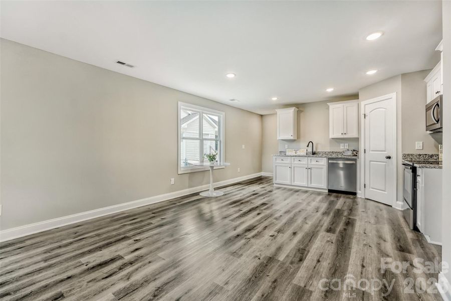 Durable vinyl flooring Durable vinyl flooring