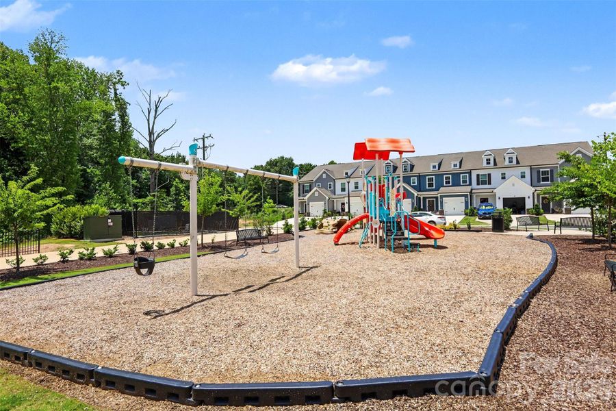 Community amenities in , Clover (Image 30).