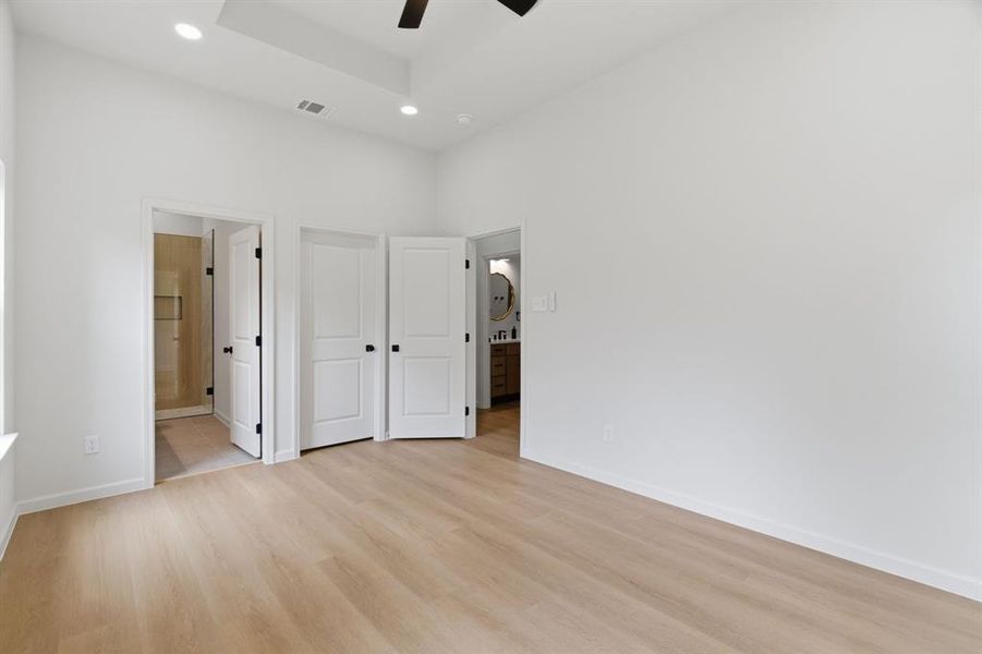 Spacious, unfurnished interior of a new home in , Granbury (Image 28).