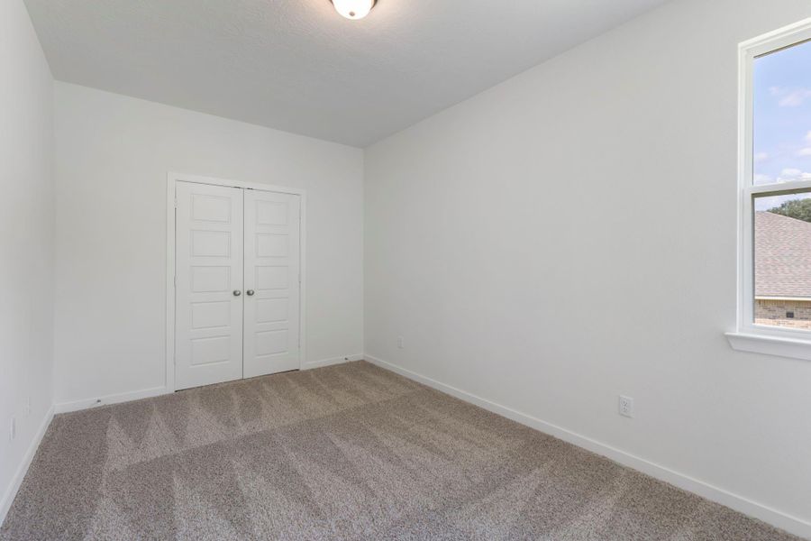 Spacious, unfurnished interior of a new home in Spring Lake, Huntsville (Image 36).