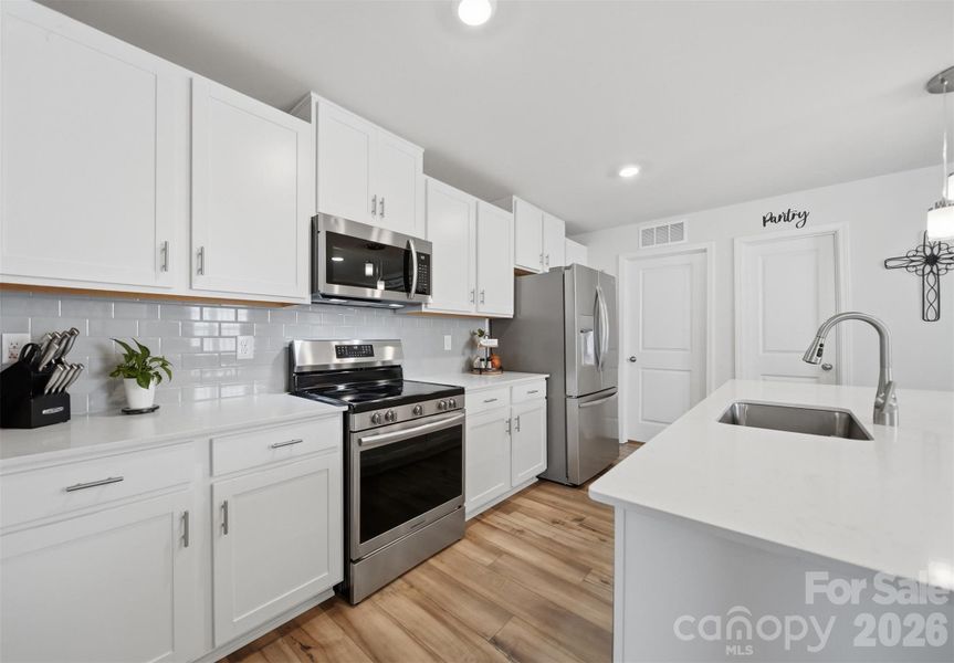 Furnished interior view inside a new home in Legacy Ridge, Catawba (Image 26). Furnished interior view inside a new home in Legacy Ridge, Catawba (Image 26).