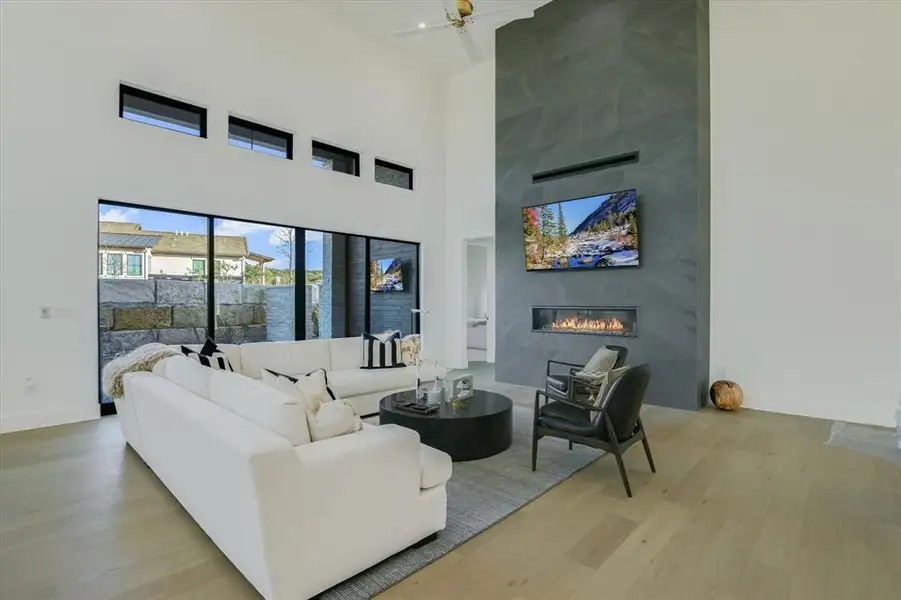 Furnished interior view inside a new home in , Horseshoe Bay (Image 6).