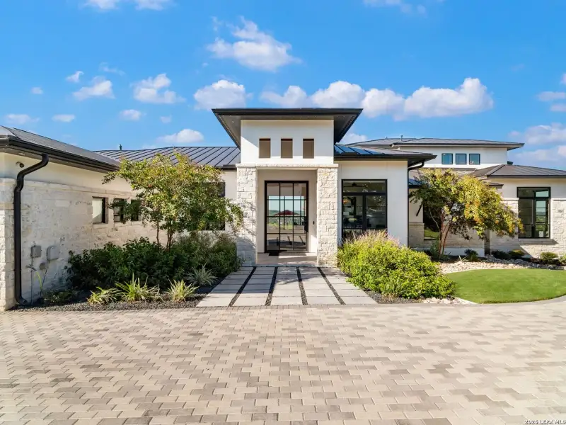 Exterior details and patio area of a home in , San Antonio (Image 39).
