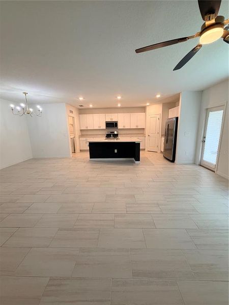Spacious, unfurnished interior of a new home in , Parrish (Image 27).