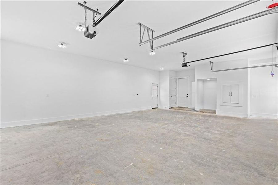 Spacious, unfurnished interior of a new home in , Monroe (Image 61).