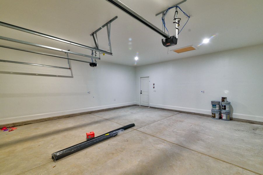 Spacious, unfurnished interior of a new home in , Charleston (Image 39).