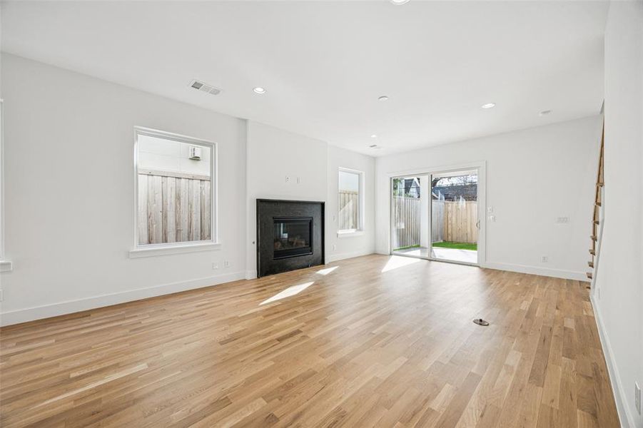 Spacious, unfurnished interior of a new home in , Dallas (Image 28).