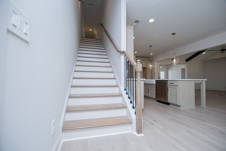 Spacious, unfurnished interior of a new home in The Reserve at Red Oaks, Carrollton (Image 33).