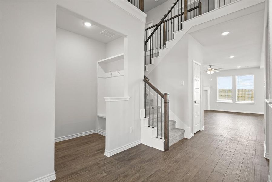 Spacious, unfurnished interior of a new home in Rocky Creek Crossing, Fort Worth (Image 9). Spacious, unfurnished interior of a new home in Rocky Creek Crossing, Fort Worth (Image 9).
