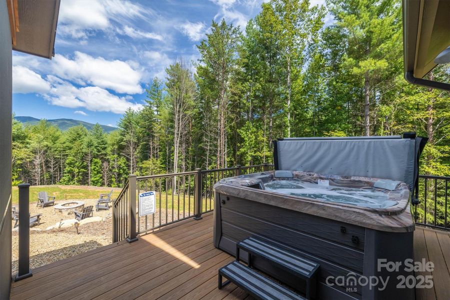 Open Deck & Hot Tub