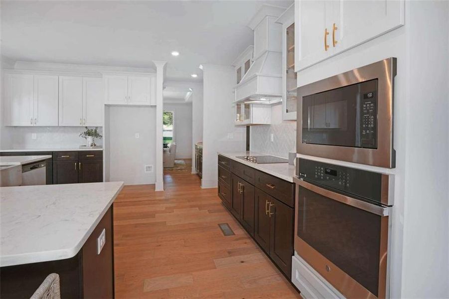Furnished interior view inside a new home in Steeplechase, Hoschton (Image 4).