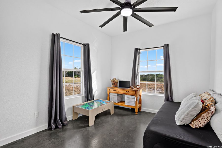 Furnished interior view inside a new home in , Kenedy (Image 27).