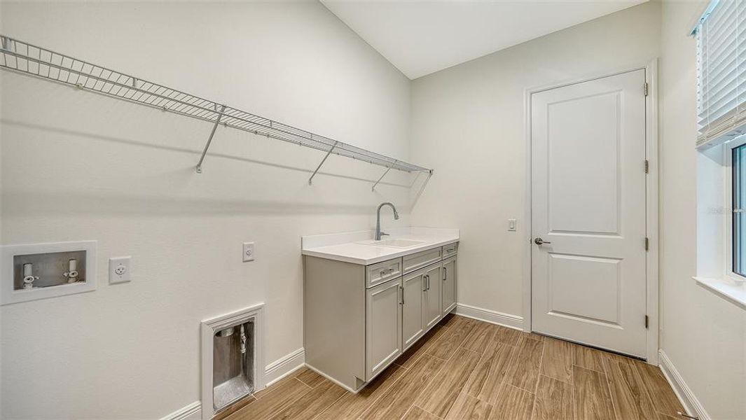 Spacious, unfurnished interior of a new home in Canoe Creek, Parrish (Image 30). Spacious, unfurnished interior of a new home in Canoe Creek, Parrish (Image 30).