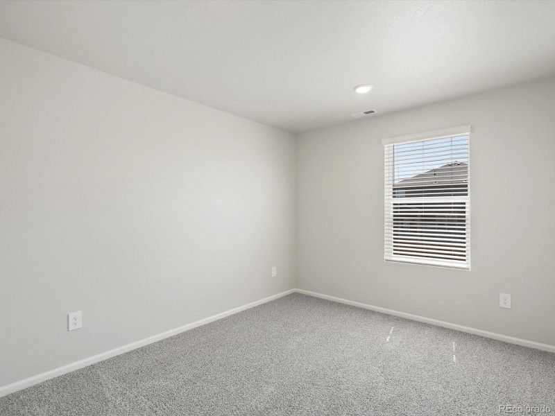 Spacious, unfurnished interior of a new home in Hidden Valley Farm, Severance (Image 10).