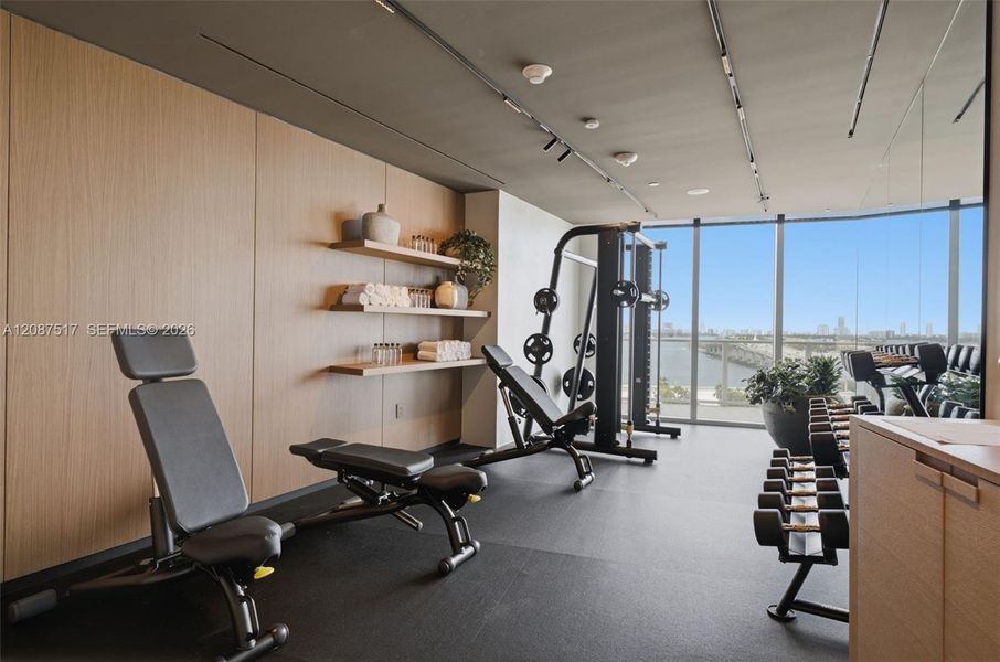 Community amenities in , Miami (Image 82).
