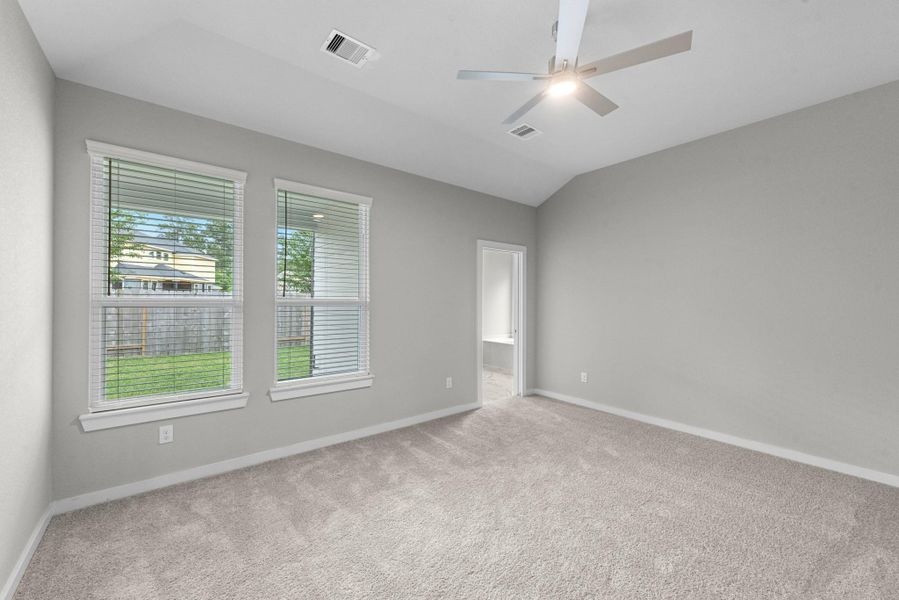 Spacious, unfurnished interior of a new home in Barton Creek Ranch, Conroe (Image 13). Spacious, unfurnished interior of a new home in Barton Creek Ranch, Conroe (Image 13).