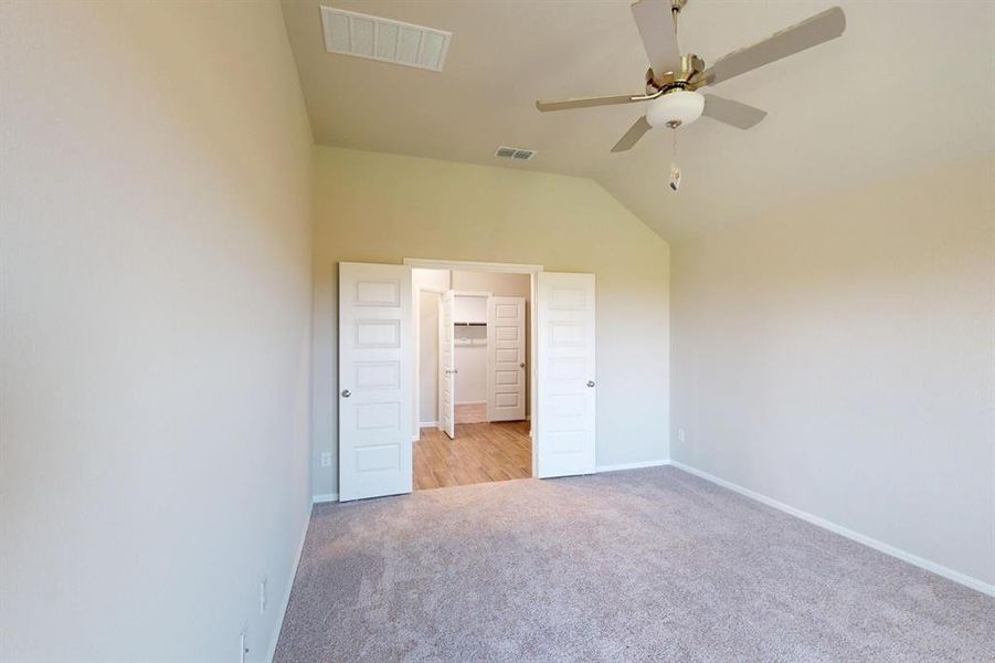 Spacious, unfurnished interior of a new home in Verandah, Royse City (Image 10).