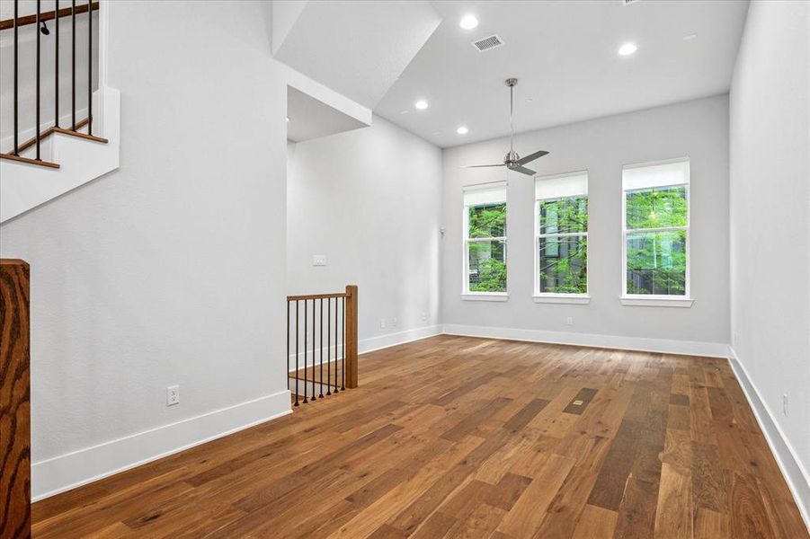 Spacious, unfurnished interior of a new home in Trinity Bluff, Dallas (Image 15).