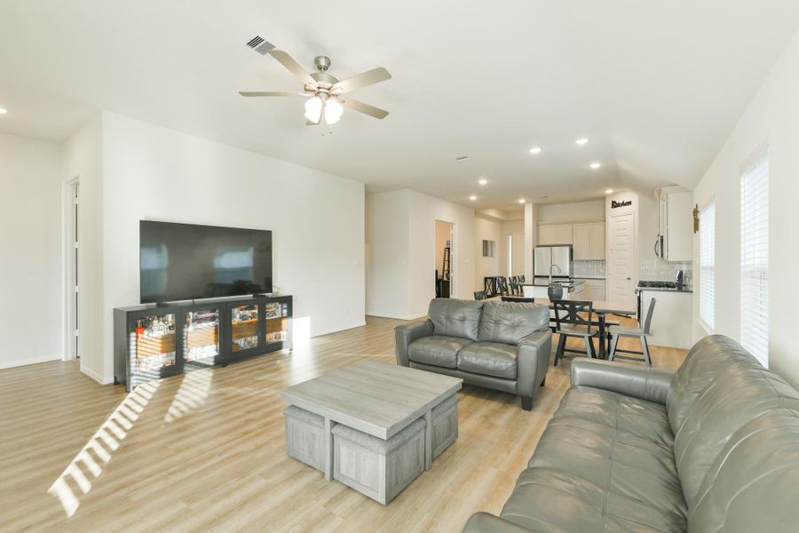 Furnished interior view inside a new home in Oakwood Estates, Waller (Image 15).