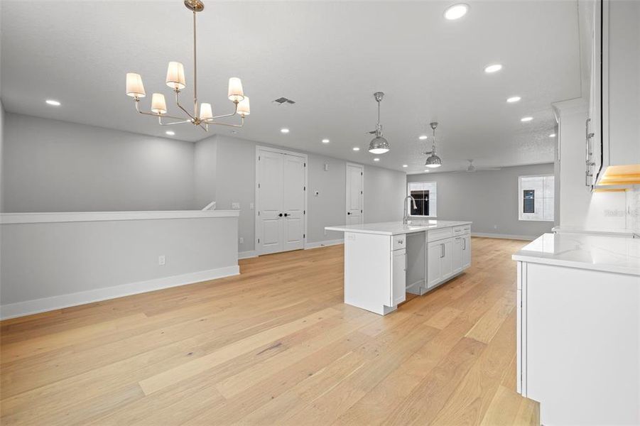 Spacious, unfurnished interior of a new home in , Tampa (Image 31).