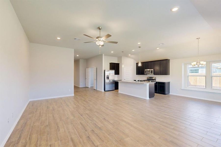 Spacious, unfurnished interior of a new home in Mobberly Farms, Pilot Point (Image 22).