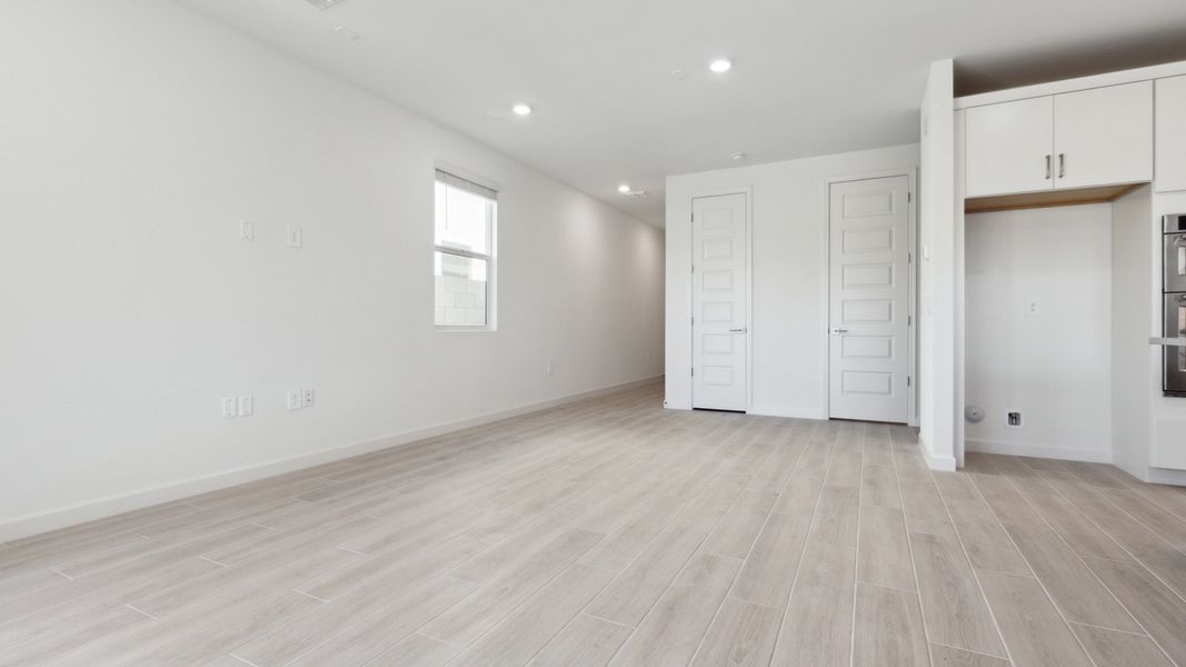Spacious, unfurnished interior of a new home in Avance, Phoenix (Image 13).