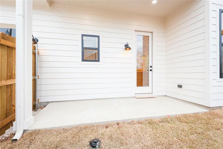 Exterior details and patio area of a home in , McKinney (Image 24).