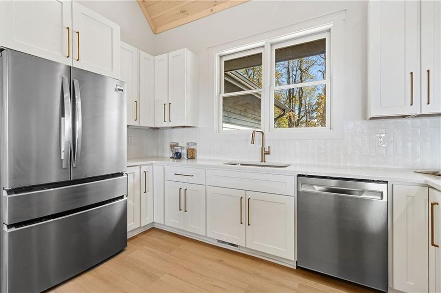 Furnished interior view inside a new home in , Jasper (Image 16).