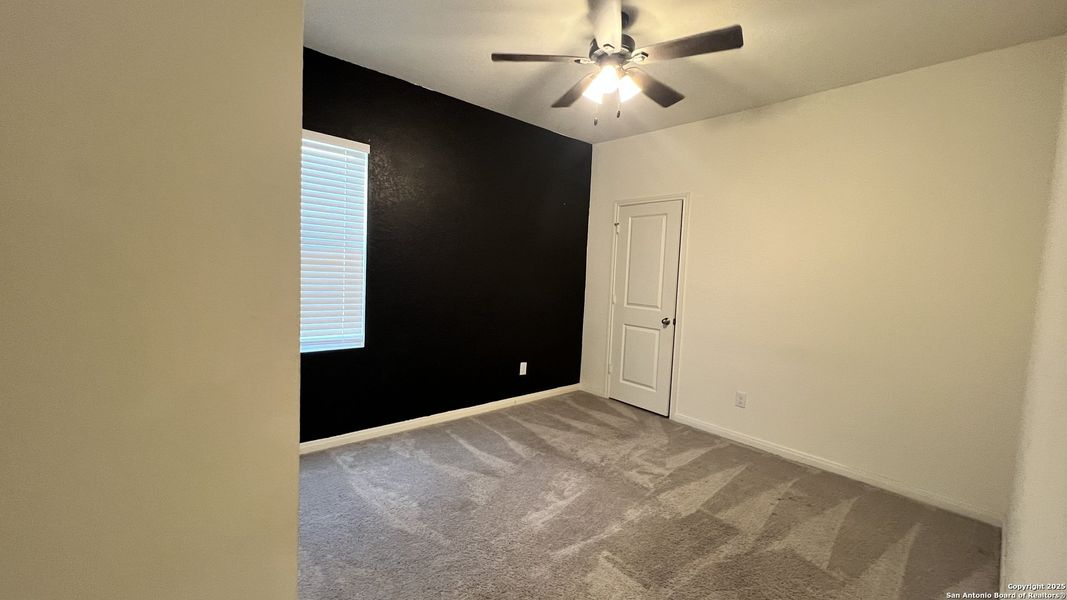 Spacious, unfurnished interior of a new home in Trails at Culebra, San Antonio (Image 14).