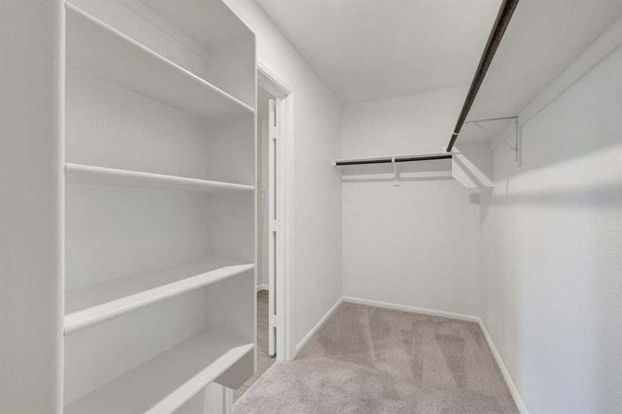 Spacious, unfurnished interior of a new home in Mobberly Farms, Pilot Point (Image 25).