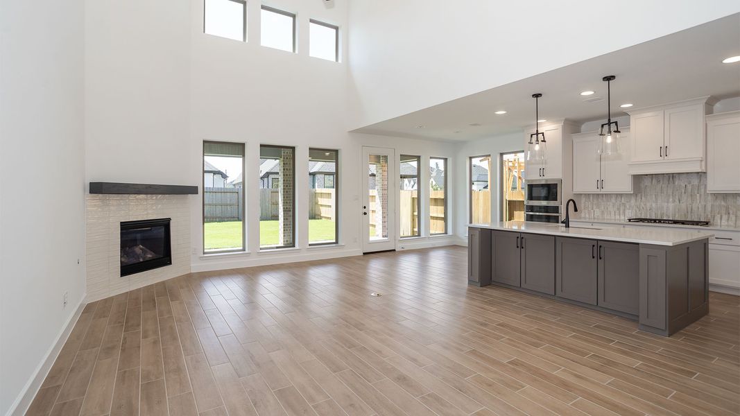 Spacious, unfurnished interior of a new home in Grange, Katy (Image 9).