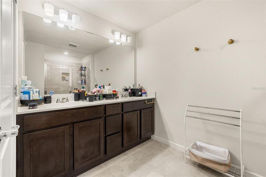 Furnished interior view inside a new home in , Davenport (Image 33).