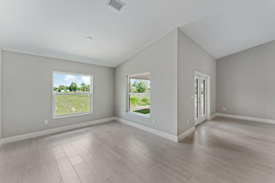 Spacious, unfurnished interior of a new home in , Loxahatchee (Image 27).